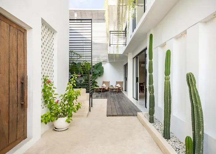 4Br Luxe Pool Villa-Canggu Near Finns-Wifi,Parking